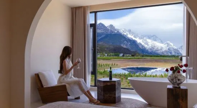 Люкс Deluxe Lijiang In the Painting | Seasonal Flower Garden and Snow Mountain Scenic Resort Homestay