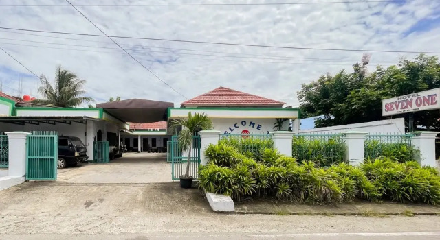 RedDoorz Seven 71 One, Book Hotel Manna Sumatra