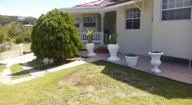 Miss J Bed and Breakfast, Rezerwuj Hotel Hotele w Vieux Fort z parkingiem, Parking