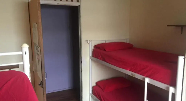 Кровать в общем номере (женский номер) Cairns City Backpackers Hostel