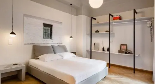 Studio in 1930s Listed Building Near Syntagma Square