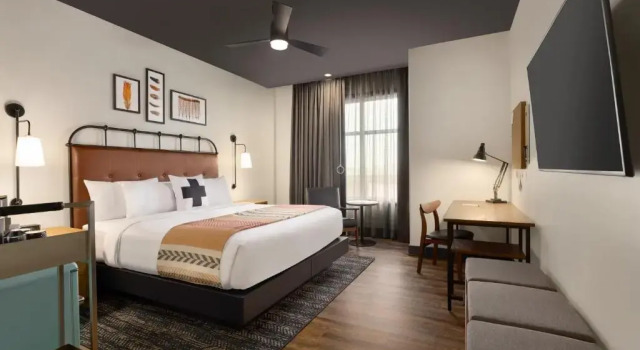 Номер Standard с видом на горы Origin Westminster a Wyndham Hotel