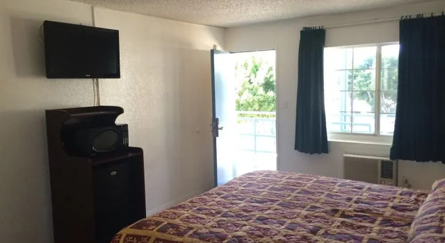 Parkside Inn