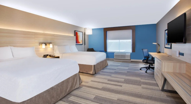 Четырёхместный люкс Holiday Inn Express & Suites Wooster by IHG