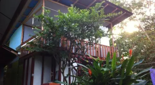 Vida Sana Hostal & Panaderia, Varaa Hotelli Cocles Limon
