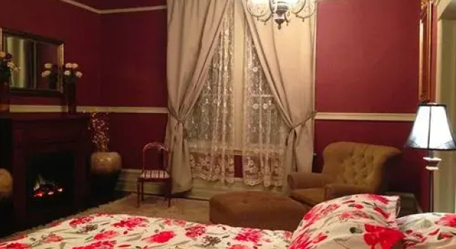 The Egan Inn, Varaa Hotelli  