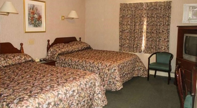 Четырёхместный номер Standard Travellers Inn Prince Edward Island