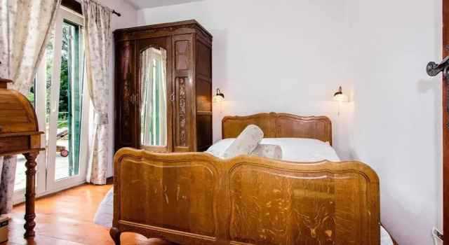 Authentic Dalmatian Hillside Escape With Pool, Sauna & BBQ, Rezerwuj Dom wakacyjny Hotele w Stapici z basenem, Basen