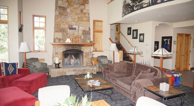 Коттедж Ski-in/out House With Outstanding Views Of Slopes - Quiet Location At End Of Cul-de-sac 5 Bedroom Home by RedAwning