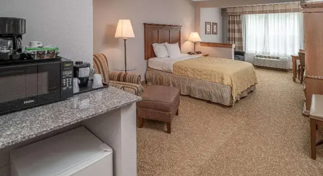 Студия Country Inn & Suites by Radisson, Beckley, WV