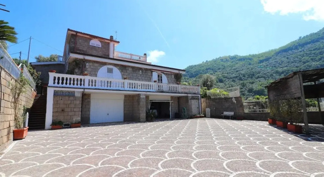 Villa Nastro D'Argento, Забронировать Вилла Отели Сант-Аньелло с парковкой, Парковка
