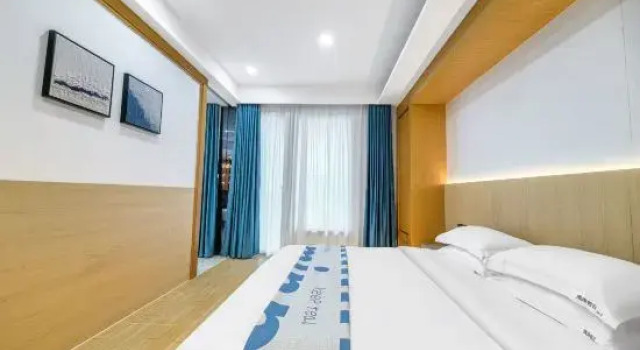 Люкс с видом на море Ocean Holiday Hotel