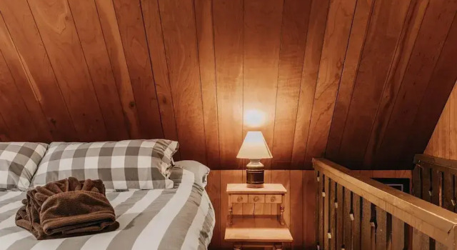 63mbr - Hot Tub - Bbq - Pets Ok - Wifi - Sleeps 6 2 Bedroom Home by RedAwning, Buchen Sie Hotel SPA-Hotels in Glacier, SPA
