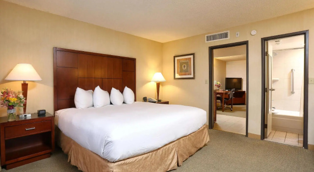 2 room Deluxe Double Suite DoubleTree Suites by Hilton Tucson Airport