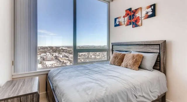 3 Bedroom  2 Bathroom Stunner, Забронировать Отель Отели Сан-Диего с парковкой, рядом с AD Nightclub, Парковка