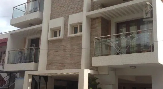 Kingston Court, Book Lejlighed Hoteller i Bangalore med parkering, Parkering