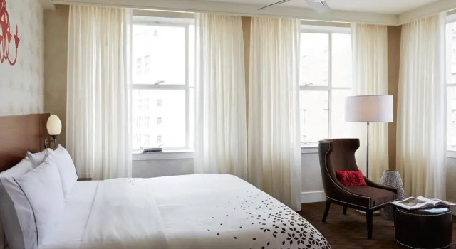 Номер Standard Renaissance New Orleans Pere Marquette French Quarter Area Hotel