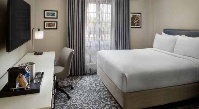 Двухместный номер Standard Four Points by Sheraton French Quarter