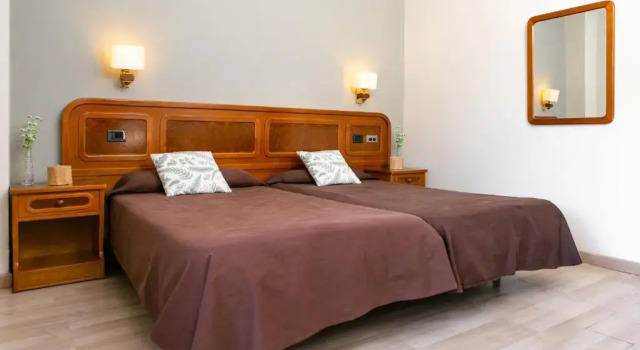 Двухместный номер Superior с балконом Hotel SNÖ Condes del Pallars