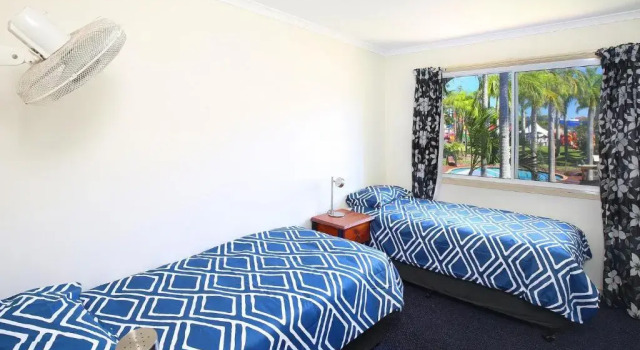 Resort Style - The Oasis Resort Villa 7, 2 Landsborough Pde, Забронировать Курортный отель Пляж Golden Beach Калаундра