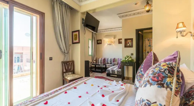 Полулюкс с балконом Le Caspien Boutique Hotel
