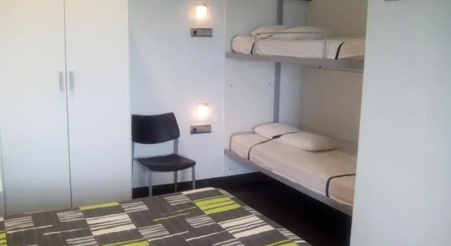 Albergue Ulia Youth Hostel, Rezerwuj Hostel Hotele w Baskonia z parkingiem, Parking