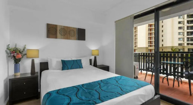 Апартаменты Central Brunswick Apartment Hotel