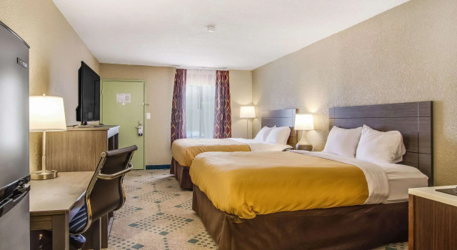 Vierer Suite Suburban Studios Hotel Kingsland Near I-95