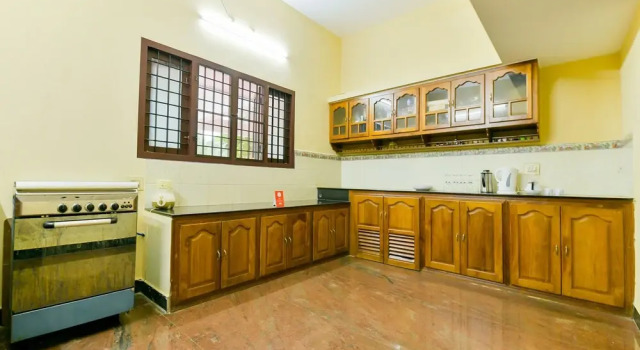 OYO 14638 Home Serene Stay Periyar River, Забронировать Отель Отели Вайпина с парковкой, Парковка