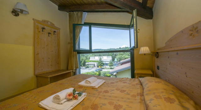 Montelago Charming Relax 3, Prenota Hotel Ternate Lago Maggiore