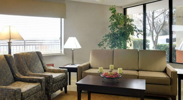 Quality Inn & Suites Clarksville, Забронировать Отель Кларксвилл Ozarks