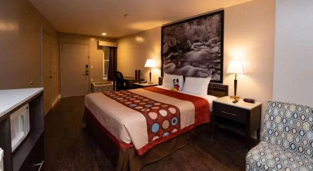 Номер Standard Super 8 by Wyndham Anaheim/Disneyland Drive