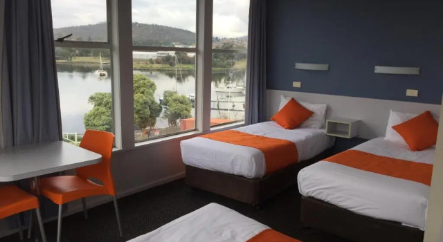 Номер Standard с 2 комнатами с видом на озеро Waterfront Lodge Motel