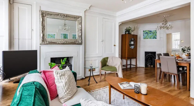 Апартаменты Spacious 3BR 2BA Flat in Central Soho