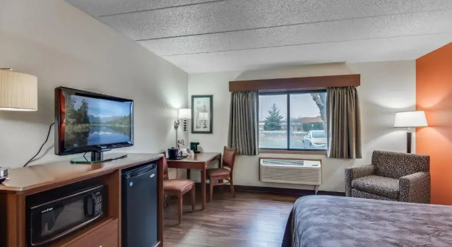 Номер Standard AmericInn by Wyndham Coon Rapids