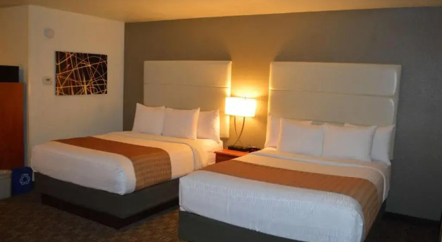 Четырёхместный номер Standard с видом на внутренний двор Fairfield by Marriott Inn & Suites Atascadero Paso Robles