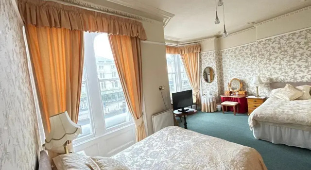 Трёхместный номер Standard с видом на море White Court Llandudno