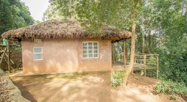 Chata Bushara Island Camp