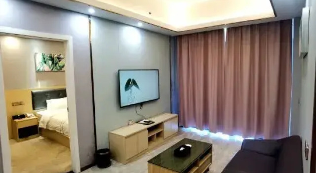 Royal Hot Spring Theme Inn, Boek Hotel Hotels in Meixian met parkeren, Parkeren