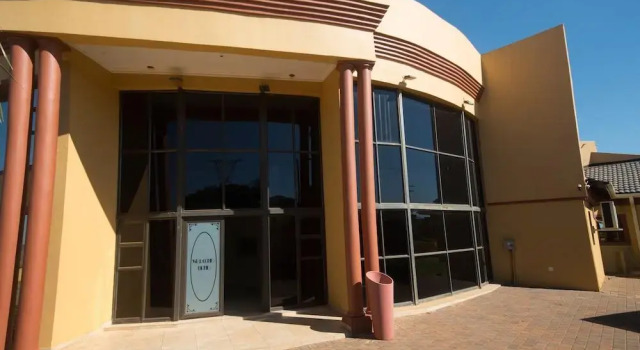 02 Phoka Trading, Boek Pension Pretoria 