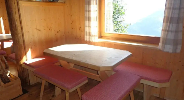 Ferienhütte Georg, Rezerwuj Hotel Hotele w Tyrol z parkingiem, Parking