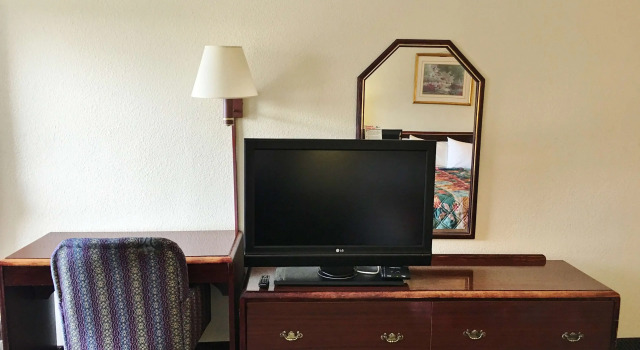 Четырёхместный номер Standard Americas Best Value Inn Clarksdale