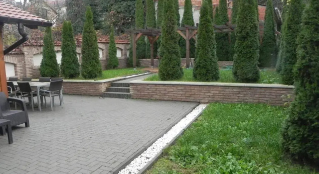 Коттедж с балконом и с красивым видом из окна Holiday Home Siraly