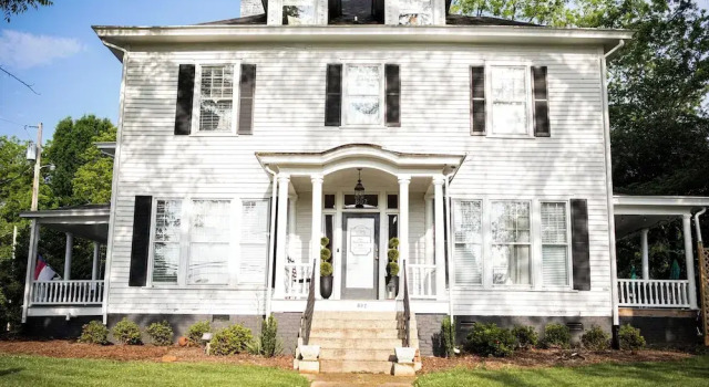 The Trott House Inn, Book Bed and Breakfast Newton North Carolina