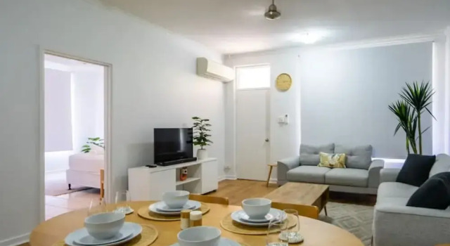 NIGHTCLIFF RETREAT -  Stylish 2BR Apt
