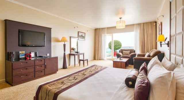 Номер Deluxe с видом на море Sea Links Beach Hotel