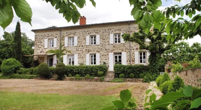 Le clos de Lapras Gite, Boek Hotel Roiffieux Frankrijk