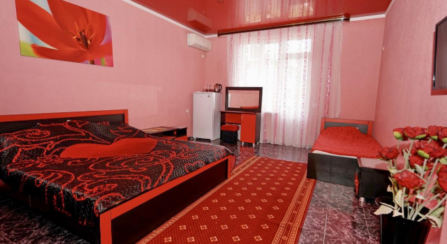 Четырёхместный номер Comfort с балконом САД