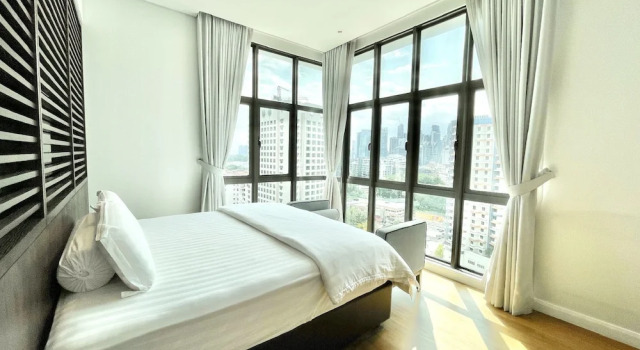 Апартаменты Deluxe с 4 комнатами с балконом и с видом на город Damai 88 Condominium