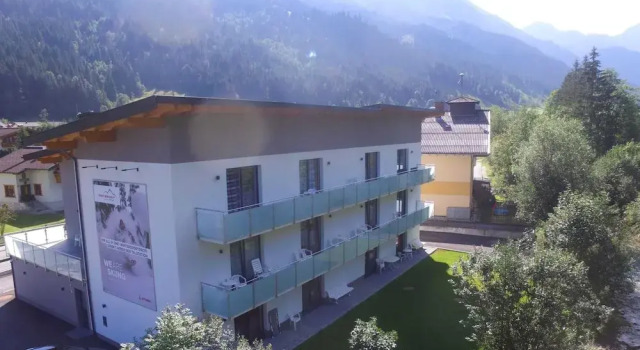 Апартаменты Classic Apartment in Kleinarl Near Ski-area With Balcony & Parking